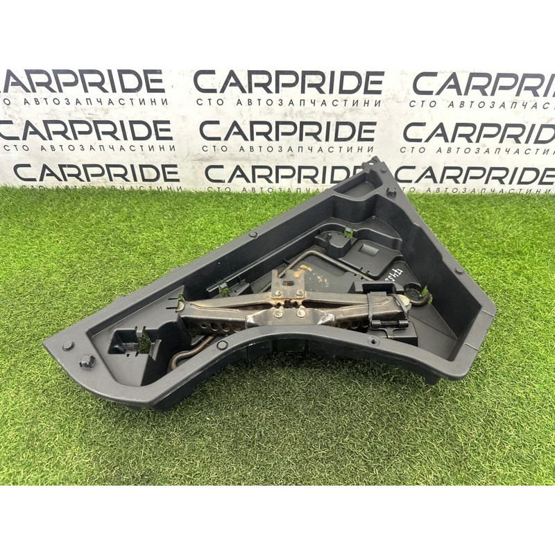 Ящик для инструментов (аксессуары) Toyota Venza Not specified 2009 3.5 2GR-FE 647420T010