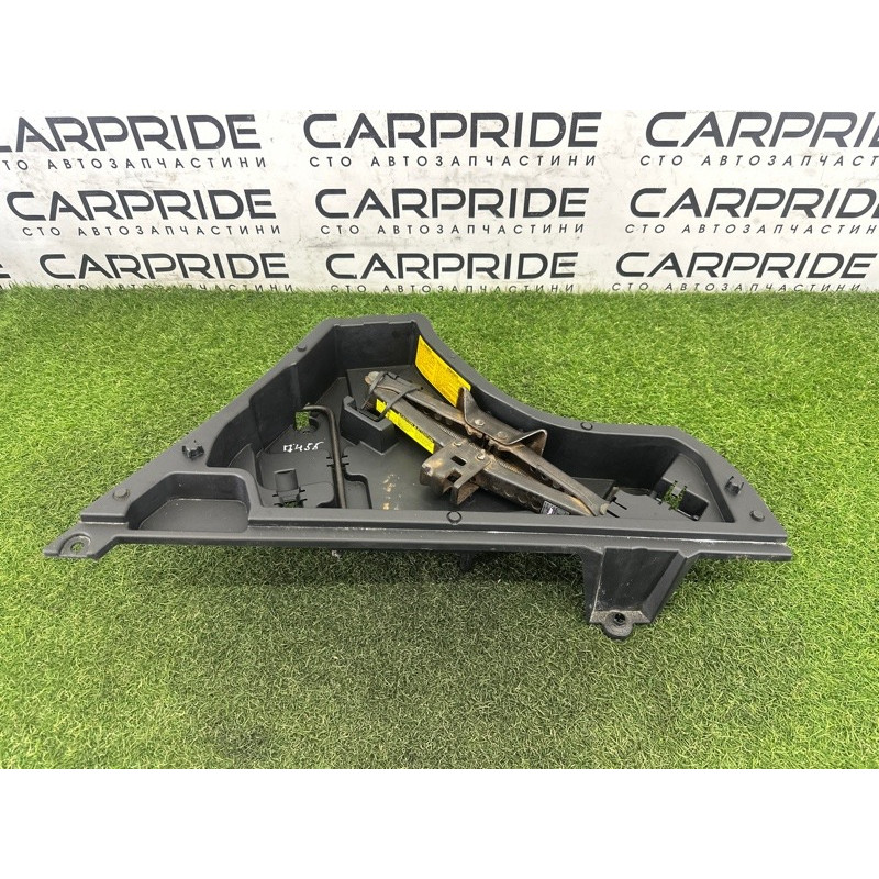 Ящик для инструментов (аксессуары) Toyota Venza Not specified 2009 3.5 2GR-FE 647420T010