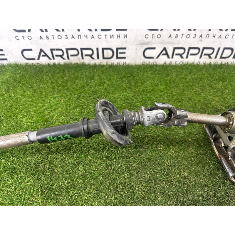 Рулевая колонка с карданчиком (рулевое управление) AUDI A4 B8 2012 2.0 CAEB 8K0419502T