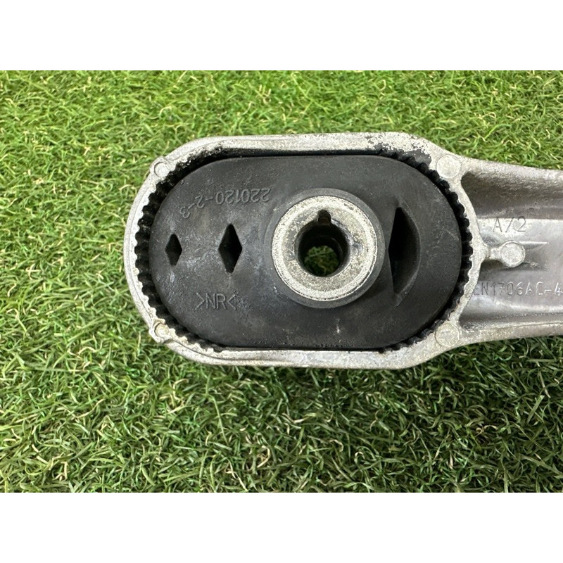 Подушка двигателя (двигатель и элементы) BMW X1 F48 2016 2.0 B46B20 22116885786