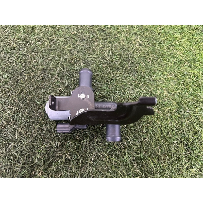 Клапан системы охлаждения (электрика / кнопки) Jeep Grand Cherokee WK2 2020 3.6 68252075AC