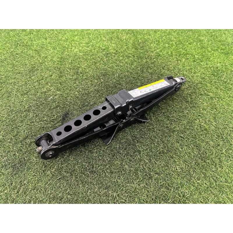 Домкрат (аксессуары) AUDI A3 8V 2015 1.8 CNSB 8V0011031