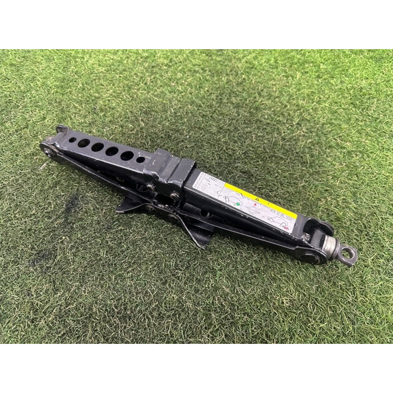 Домкрат (аксессуары) AUDI A3 8V 2015 1.8 CNSB 8V0011031