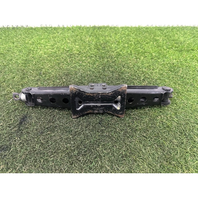 Домкрат (аксессуары) AUDI A3 8V 2015 1.8 CNSB 8V0011031