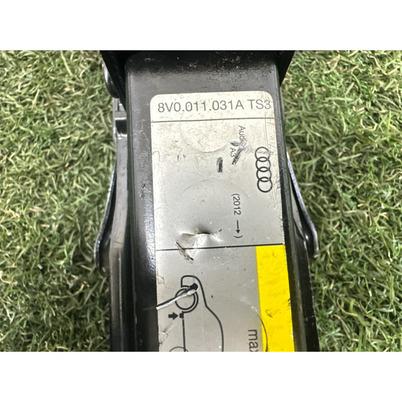 Домкрат (аксессуары) AUDI A3 8V 2015 1.8 CNSB 8V0011031