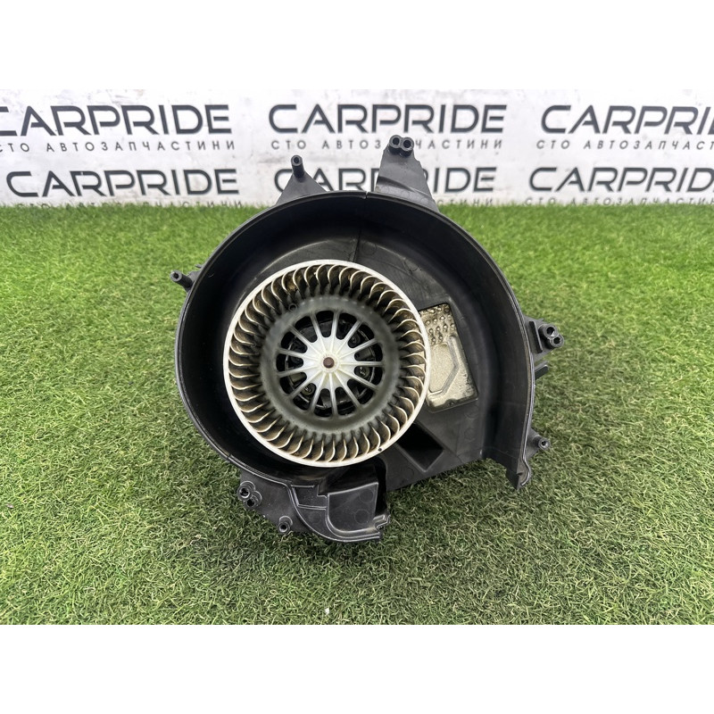 Мотор пічки (обігрів та кондиціювання) BMW 5-series F10 2015 2.0 N20 64119242607