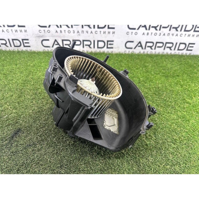 Мотор пічки (обігрів та кондиціювання) BMW 5-series F10 2015 2.0 N20 64119242607