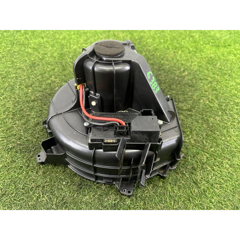 Мотор пічки (обігрів та кондиціювання) BMW 5-series F10 2015 2.0 N20 64119242607