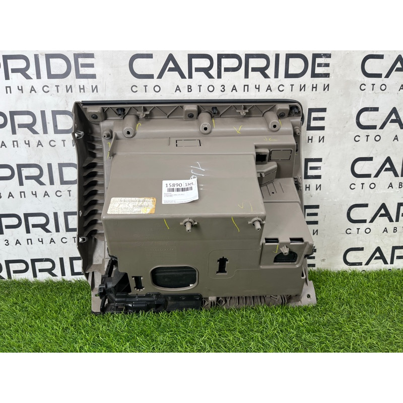 Бардачок (салон) Volkswagen Jetta MK6 2011 2.0 5c7857097