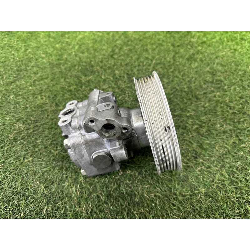 Насос гидроусилителя руля (рулевое управление) AUDI A4 B8 2012 2.0 CAEB 8K0145153F