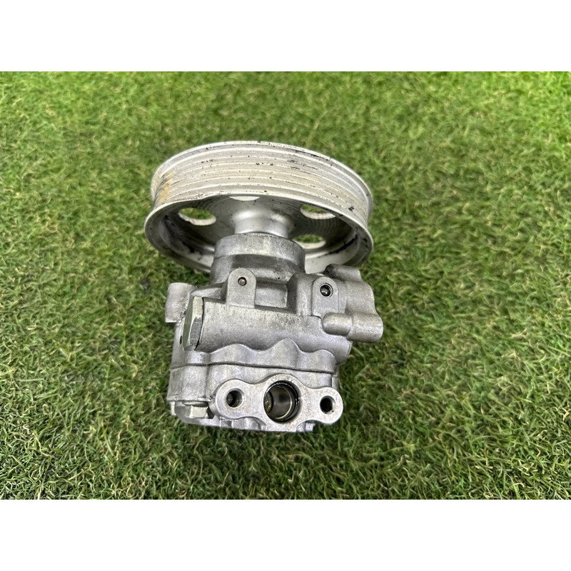 Насос гидроусилителя руля (рулевое управление) AUDI A4 B8 2012 2.0 CAEB 8K0145153F