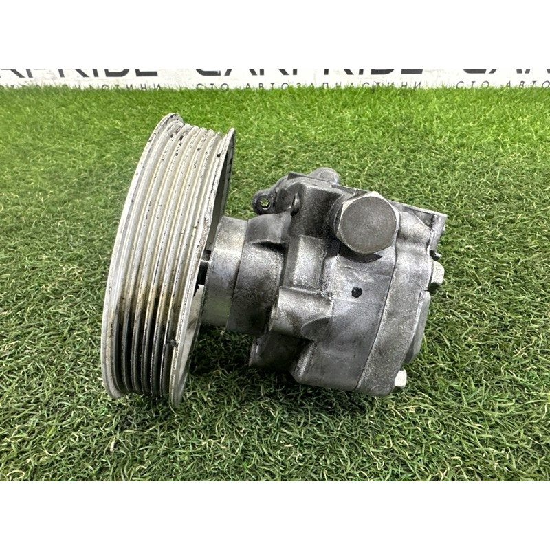 Насос гидроусилителя руля (рулевое управление) AUDI A4 B8 2012 2.0 CAEB 8K0145153F