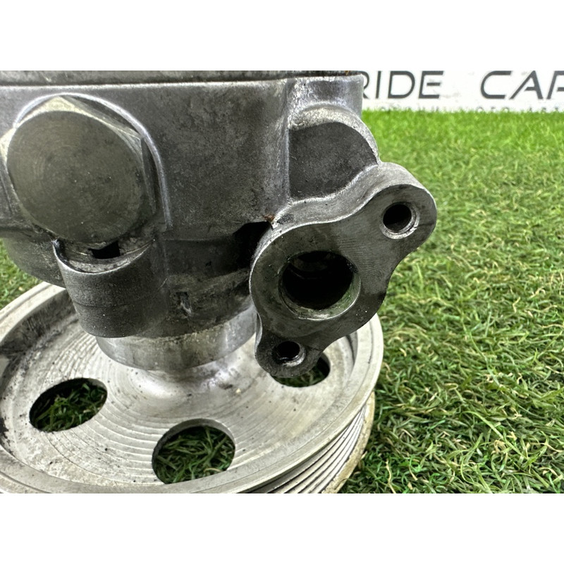 Насос гидроусилителя руля (рулевое управление) AUDI A4 B8 2012 2.0 CAEB 8K0145153F