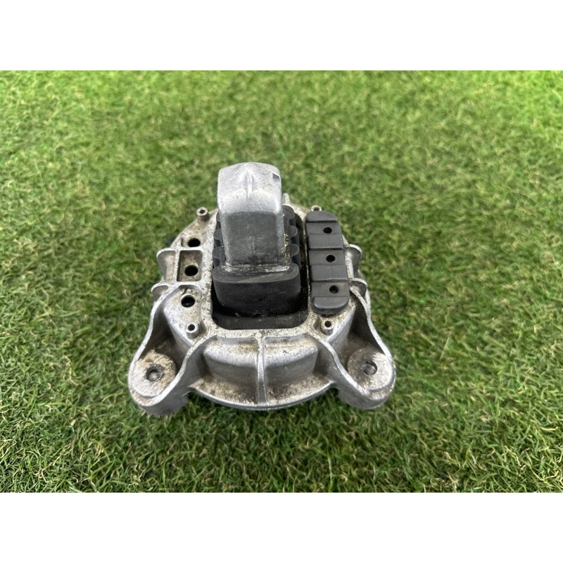 Подушка двигуна (двигун та елементи) BMW 5-series F10 2011 2.0 N47N 22117935149