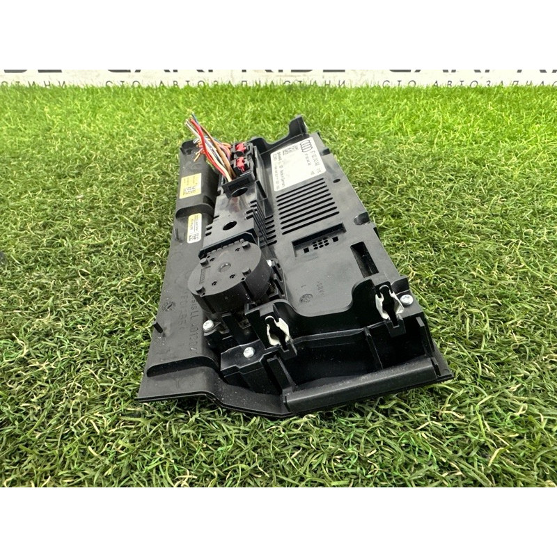 Блок управления климат-контролем (электрика / блок управления) AUDI A4 B8 2012 2.0 CAEB 8T1820043AGXZF