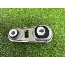 Подушка двигателя