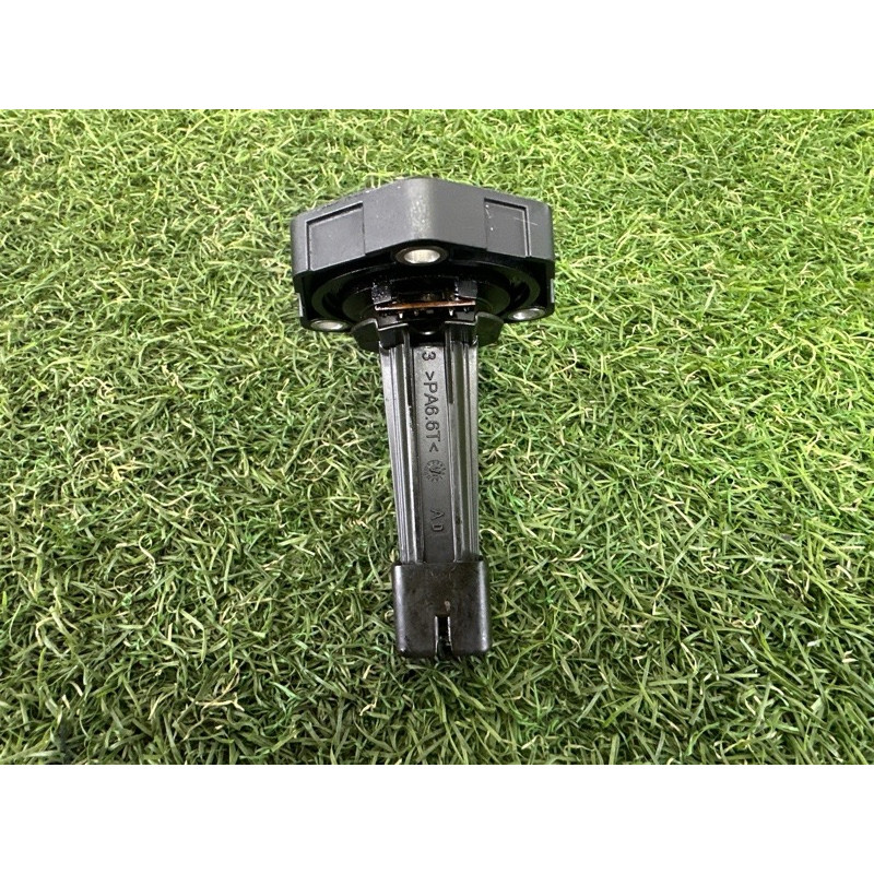 Датчик уровня масла (электрика двигателя) AUDI Q5 8R 2012 2.0 CAEB 03C907660H