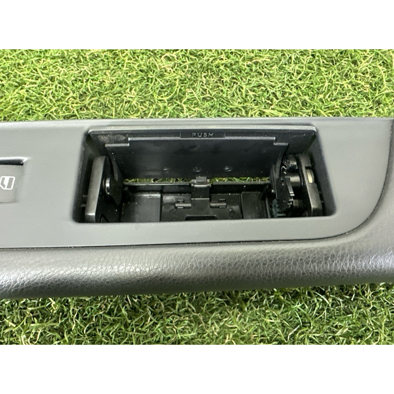Обшивка ручки підлокітника (салон) Volkswagen Touareg NF 2011 3.0 TDI 7P6868140DK84