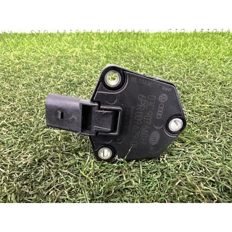 Датчик уровня масла (электрика двигателя) AUDI A4 B8 2012 2.0 CAEB 03C907660H