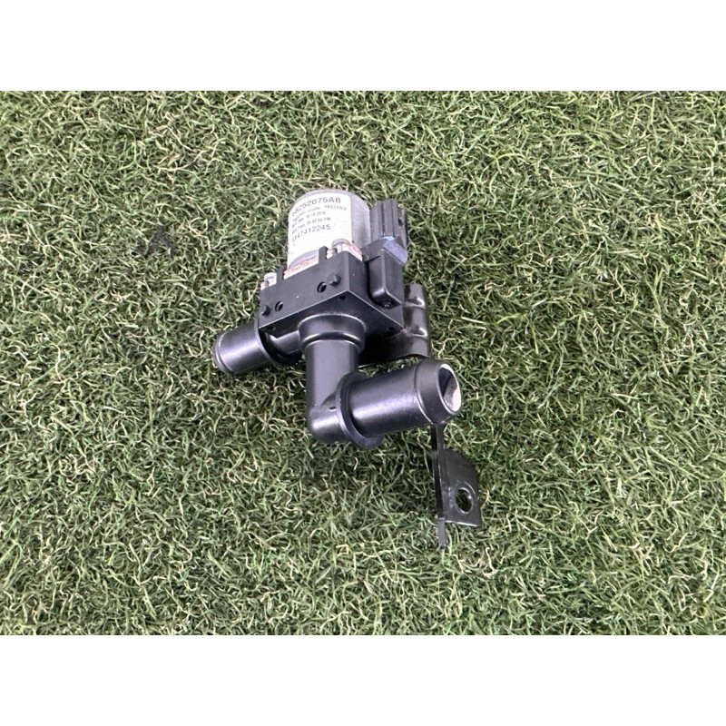 Клапан системы охлаждения (электрика / кнопки) Jeep Grand Cherokee WK2 2017 3.6 68252075AB