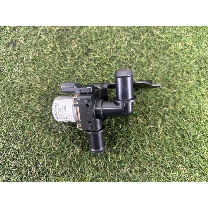 Клапан системы охлаждения (электрика / кнопки) Jeep Grand Cherokee WK2 2017 68252075AB