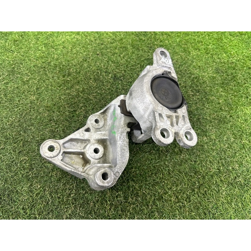 Подушка двигателя (двигатель и элементы) Nissan Rogue T32 2016 2.5 QR25DE 112114BA0A