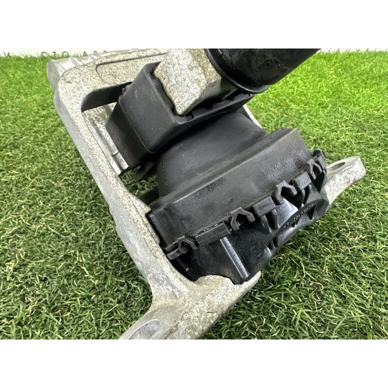 Подушка двигателя (двигатель и элементы) Nissan Rogue T32 2016 2.5 QR25DE 112114BA0A