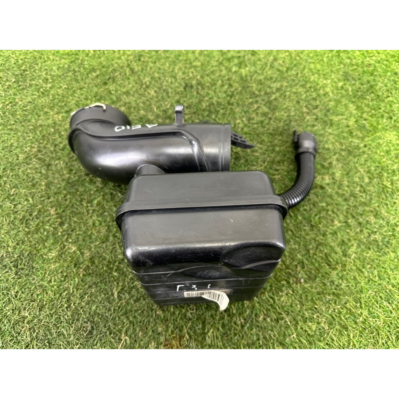 Резонатор воздушный (впускная система) BMW 5-series F10 2011 2.0 N47N 13718512014