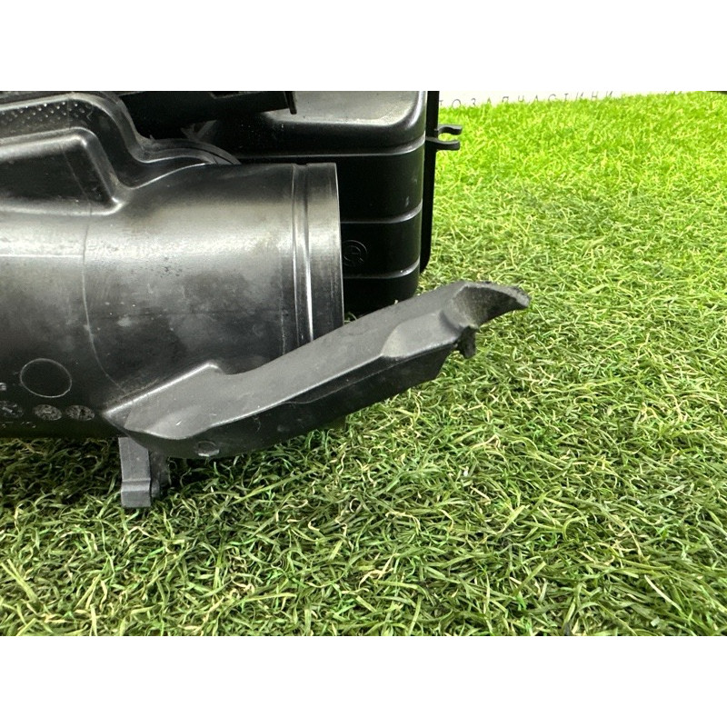 Резонатор воздушный (впускная система) BMW 5-series F10 2011 2.0 N47N 13718512014