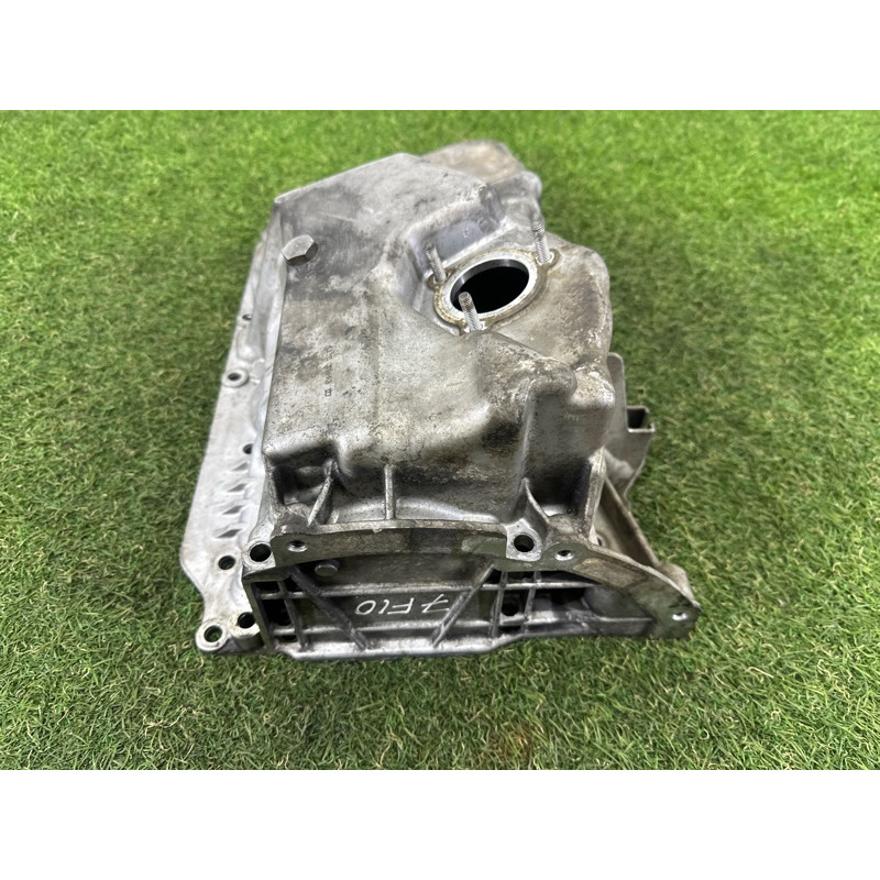 Піддон двигуна (двигун та елементи) BMW 5-series F10 2011 2.0 N47N 11137812360