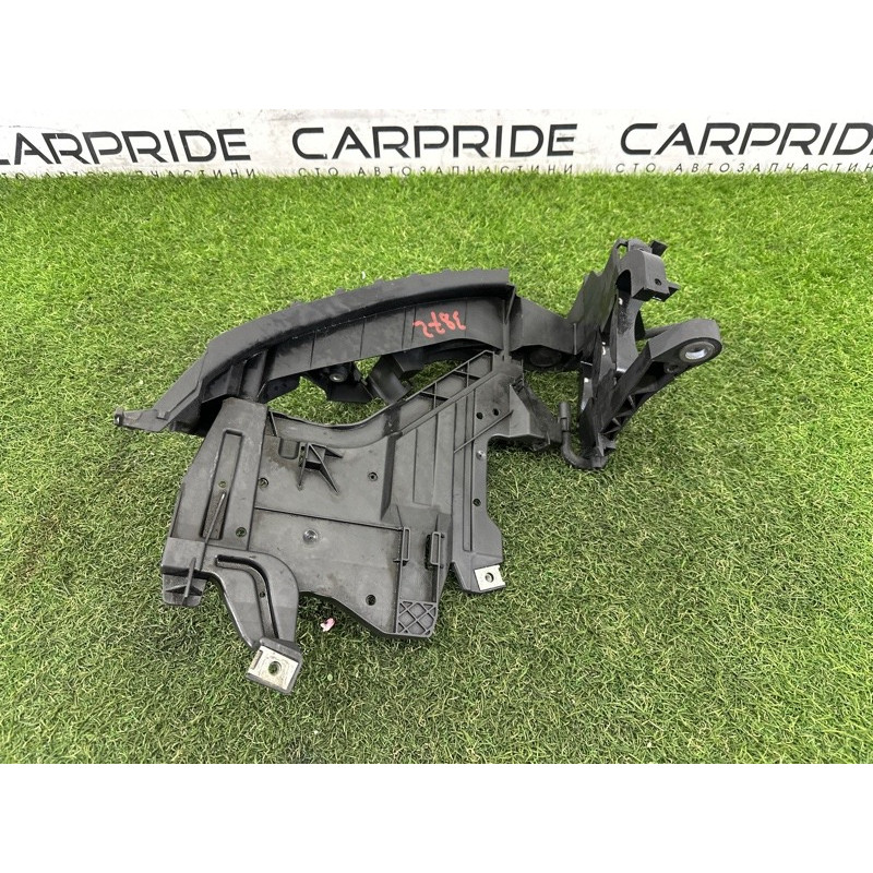 Кронштейн фары (кузов и элементы) AUDI A4 B8 2010 2.0 CAEB 8K0805607C