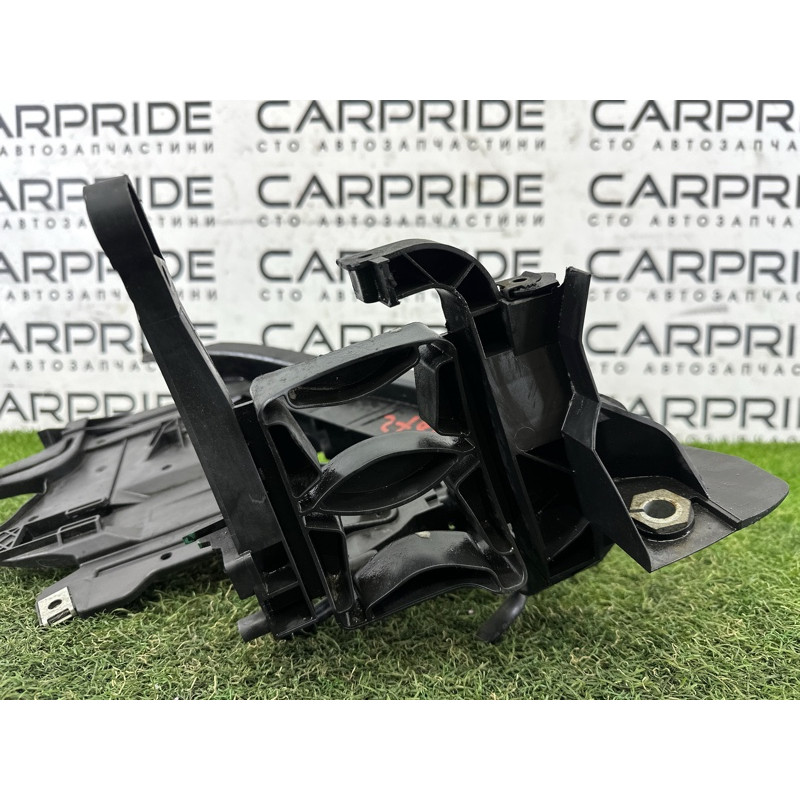 Кронштейн фары (кузов и элементы) AUDI A4 B8 2010 2.0 CAEB 8K0805607C