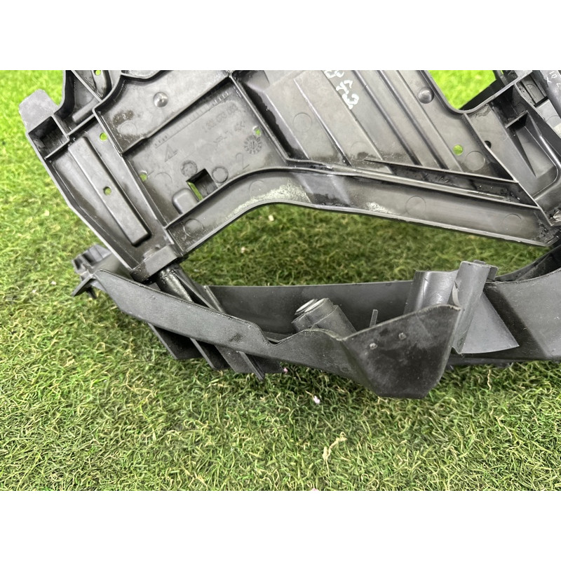 Кронштейн фары (кузов и элементы) AUDI A4 B8 2010 2.0 CAEB 8K0805607C