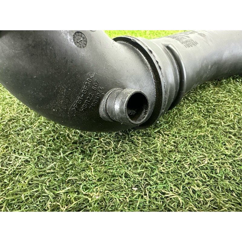 Патрубок інтеркулера (двигун та елементи) BMW 3-series F30 2013 2.0 13717605044