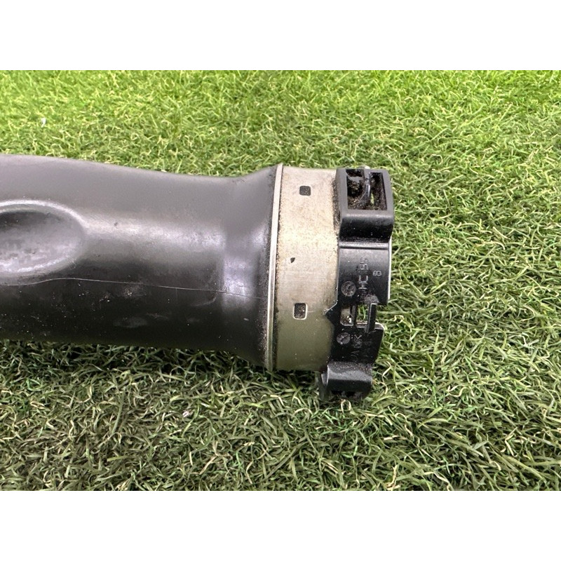 Патрубок інтеркулера (двигун та елементи) BMW 3-series F30 2013 2.0 13717605044