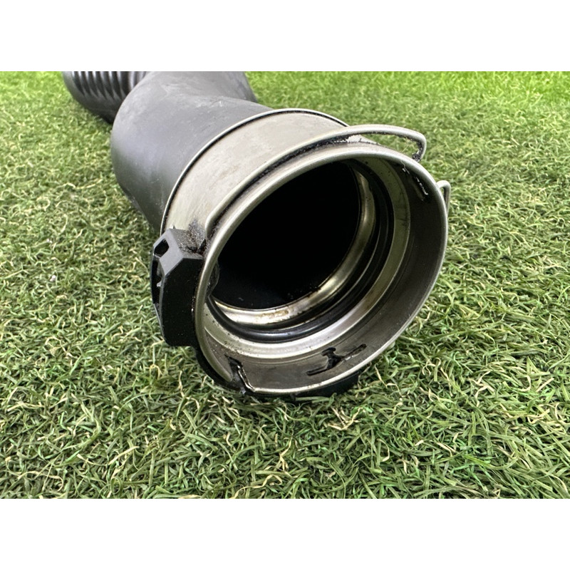 Патрубок інтеркулера (двигун та елементи) BMW 3-series F30 2013 2.0 13717605044