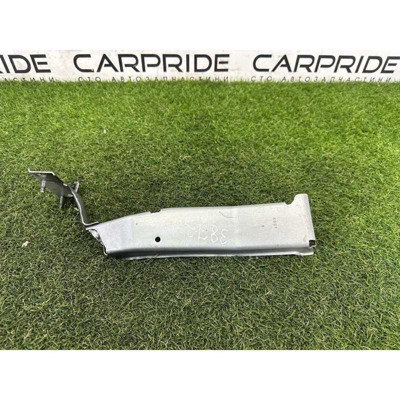 Крепление крыла (кузов и элементы) AUDI A4 B8 2010 2.0 CAEB 8K0821136M