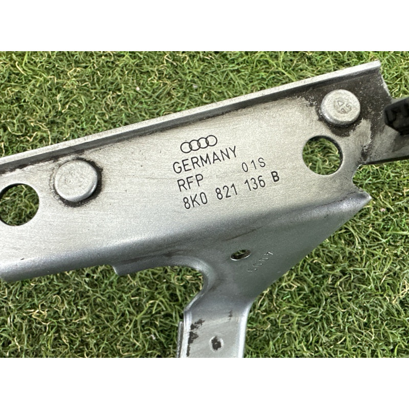 Крепление крыла (кузов и элементы) AUDI A4 B8 2010 2.0 CAEB 8K0821136M