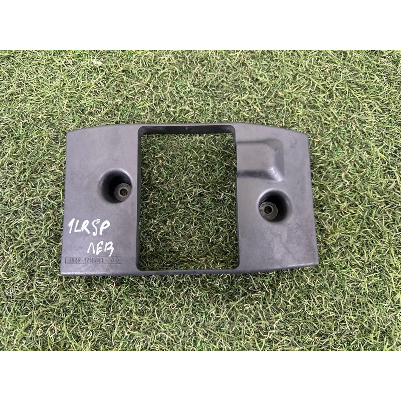 Кронштейн датчика сліпих зон (кузов и элементы) LAND ROVER RANGE ROVER Sport L494 2016 3.0 Diesel LR043933