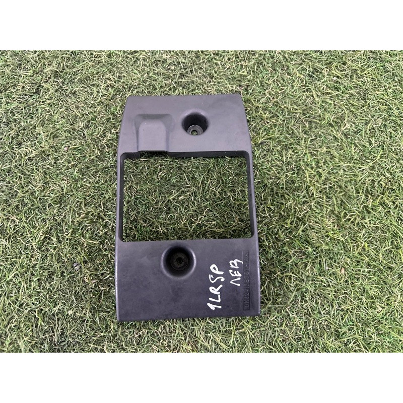 Кронштейн датчика сліпих зон (кузов и элементы) LAND ROVER RANGE ROVER Sport L494 2016 3.0 Diesel LR043933