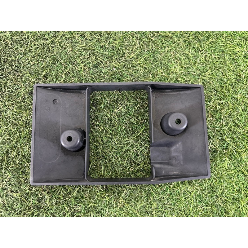 Кронштейн датчика сліпих зон (кузов и элементы) LAND ROVER RANGE ROVER Sport L494 2016 3.0 Diesel LR043933