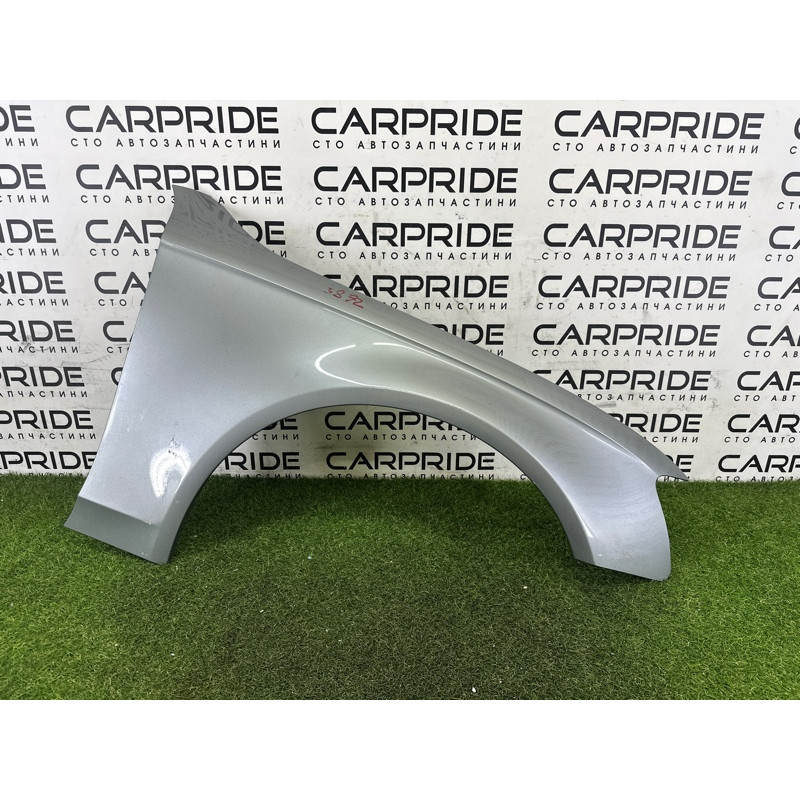 Крыло (наружные элементы кузова) AUDI A4 B8 2010 2.0 CAEB 8K0821106A