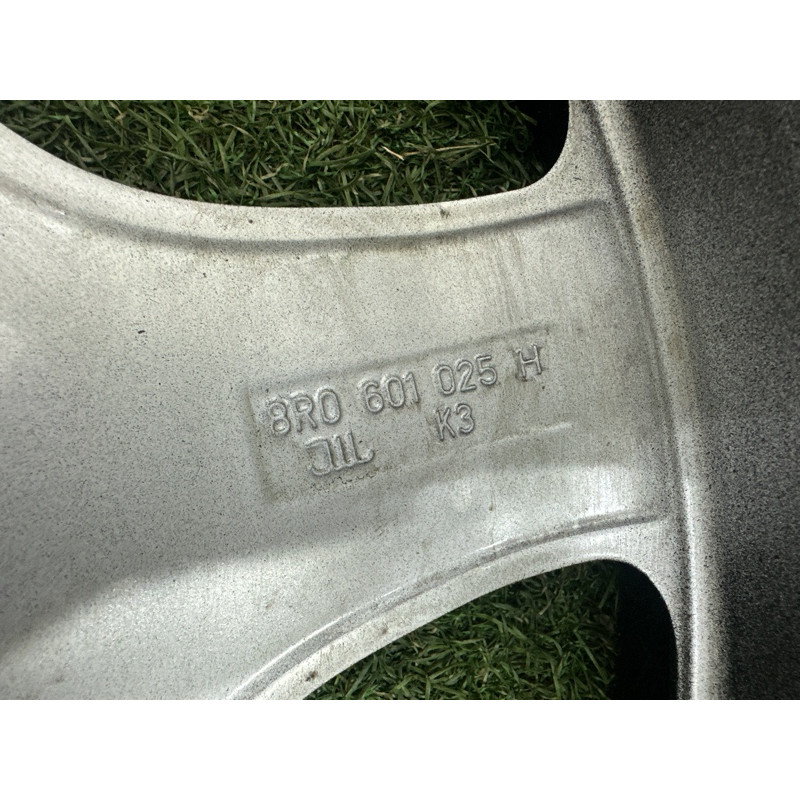 Запасное колесо (аксессуары) AUDI Q5 8R 2010 3.2 CALB 8R0601011