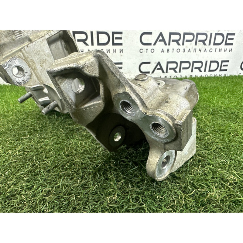 Кронштейн подрамника (подвеска) AUDI Q5 FY 2018 2.0 DAYB 80A399296R