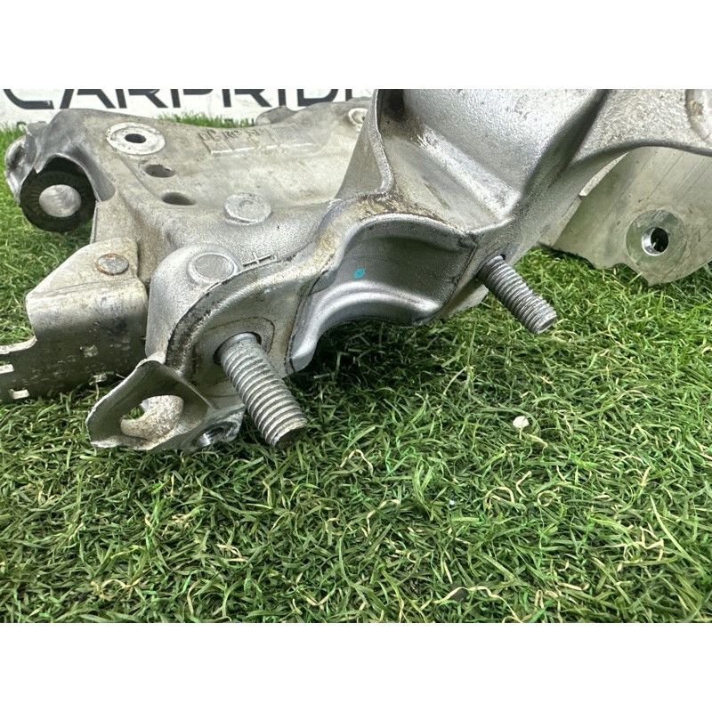 Кронштейн подрамника (подвеска) AUDI Q5 FY 2018 2.0 DAYB 80A399296R