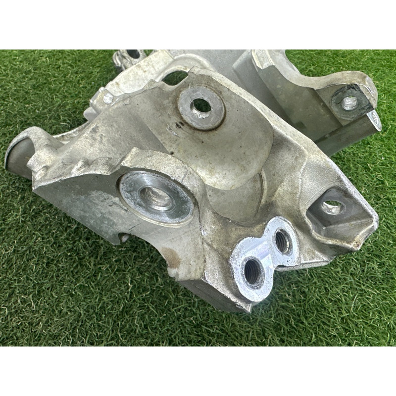 Кронштейн подрамника (подвеска) AUDI Q5 FY 2018 2.0 DAYB 80A399296R