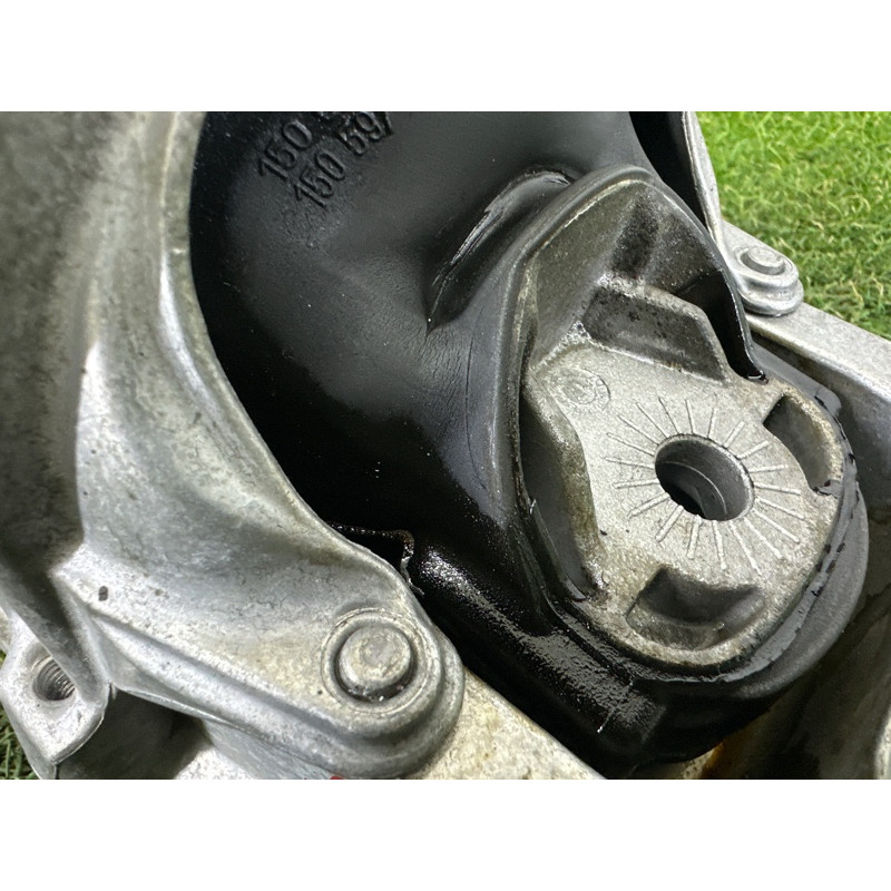 Подушка двигателя (двигатель и элементы) AUDI A4 B9 2018 2.0 DBPA 4M0199372FC