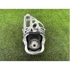 Подушка двигателя