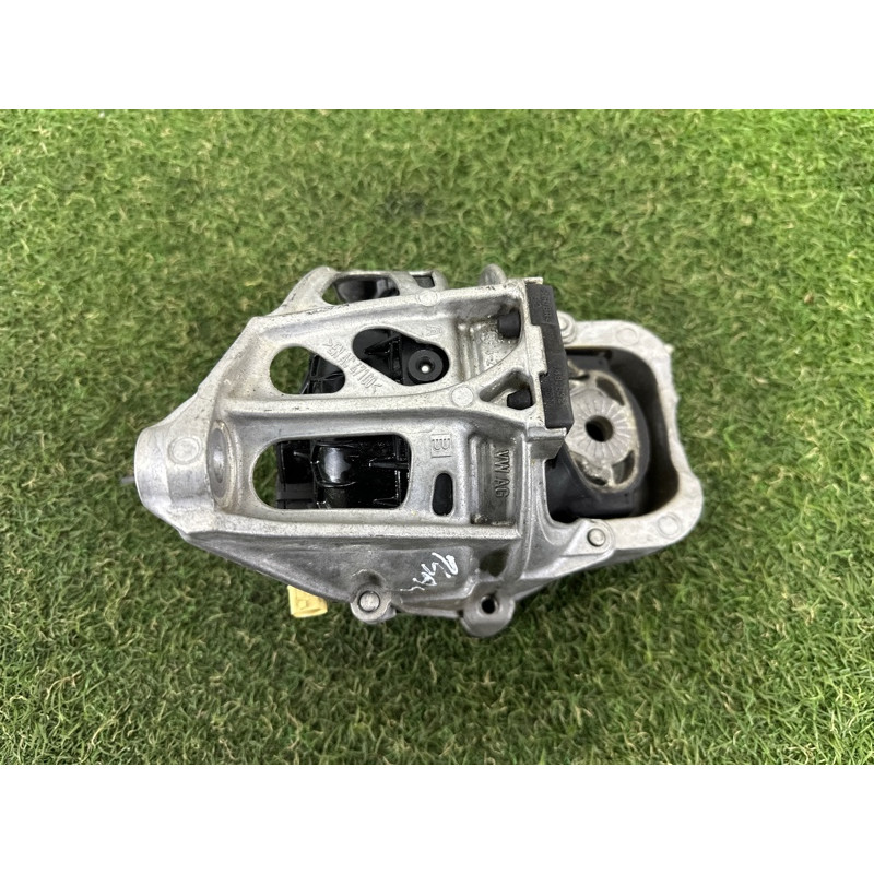 Подушка двигателя (двигатель и элементы) AUDI A4 B9 2018 2.0 DBPA 4M0199371FC