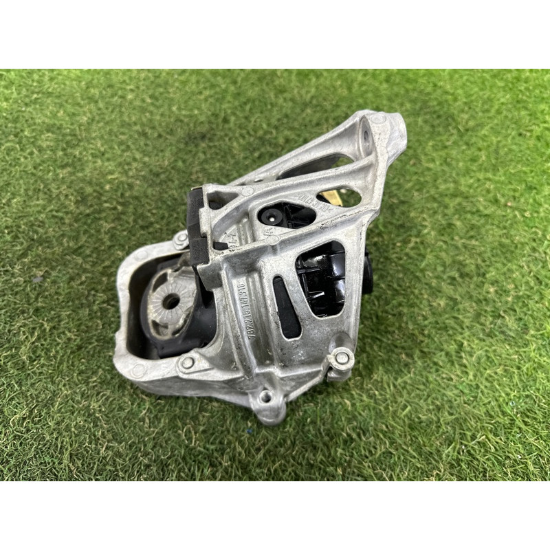 Подушка двигателя (двигатель и элементы) AUDI A4 B9 2018 2.0 DBPA 4M0199371FC